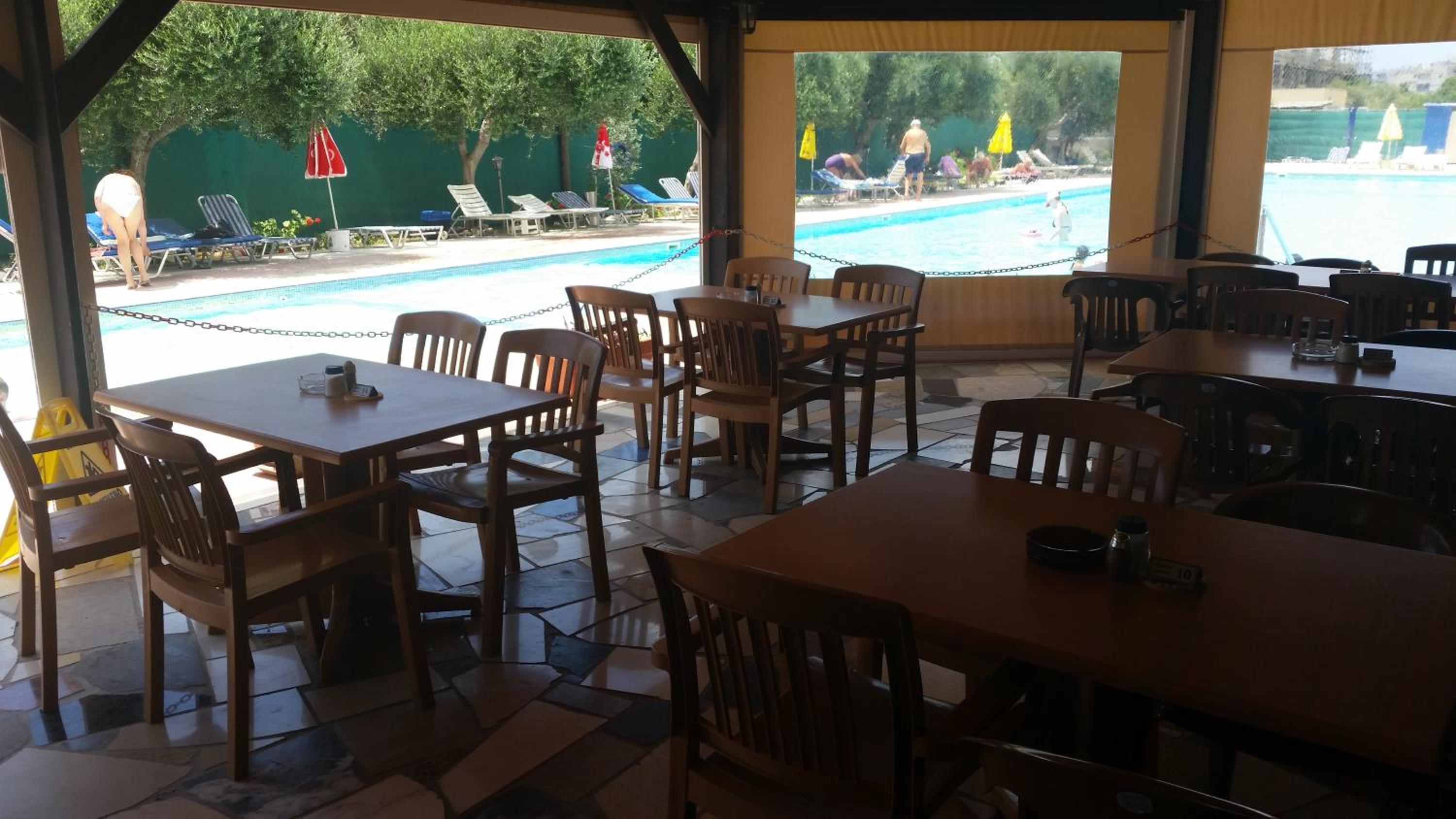 restaurant cafeteria