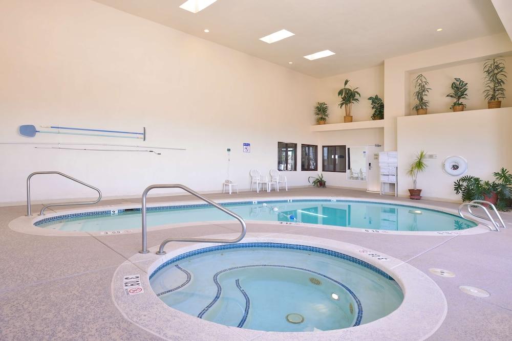 swimming pool spa