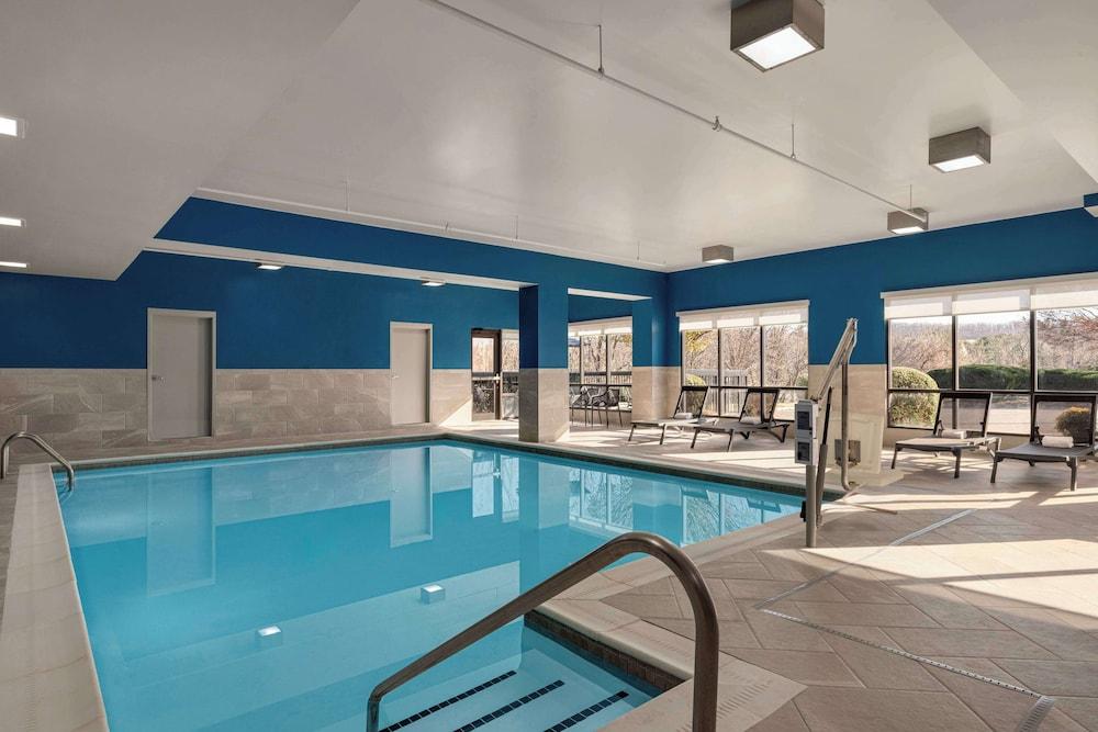 swimming pool spa