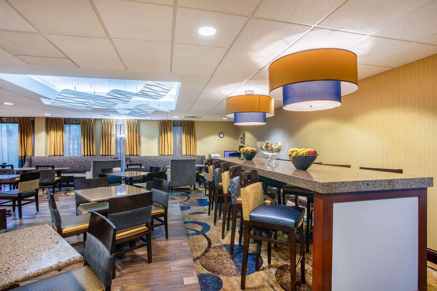 restaurant cafeteria