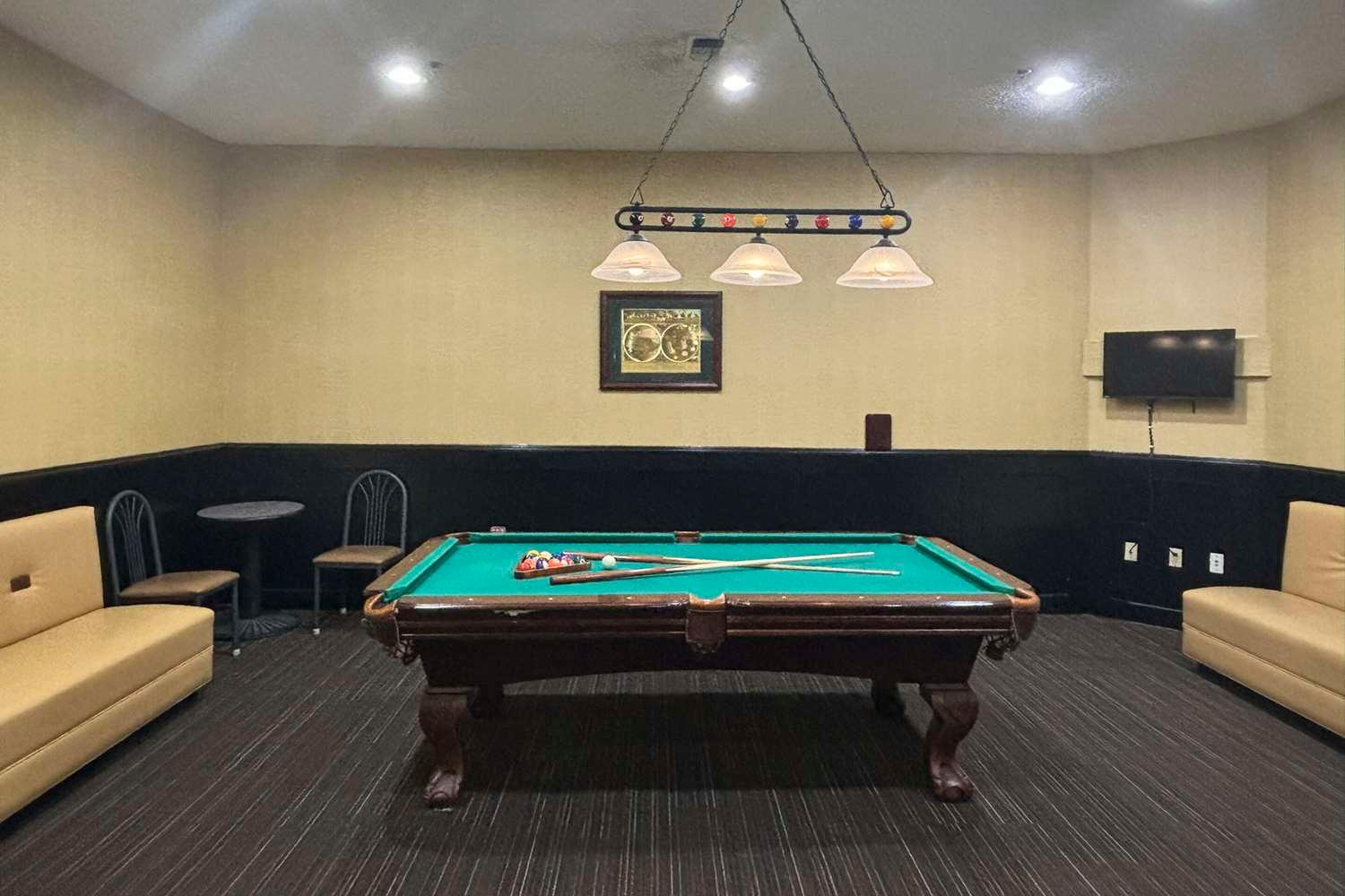 swimming pool spa
