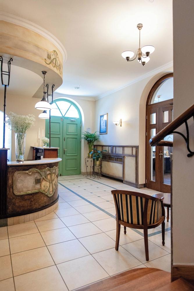 lobby