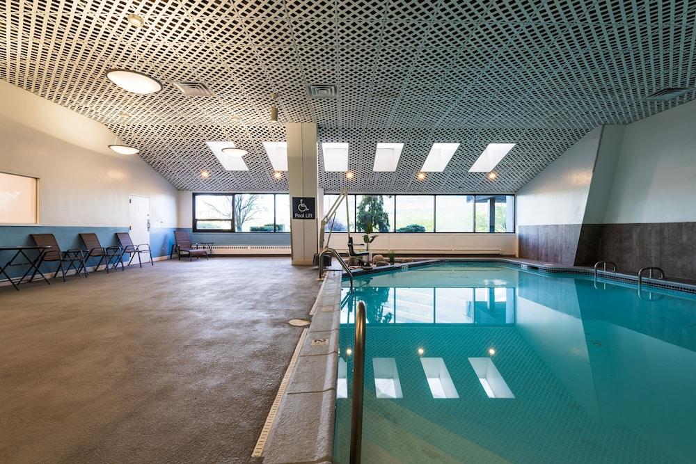 swimming pool spa