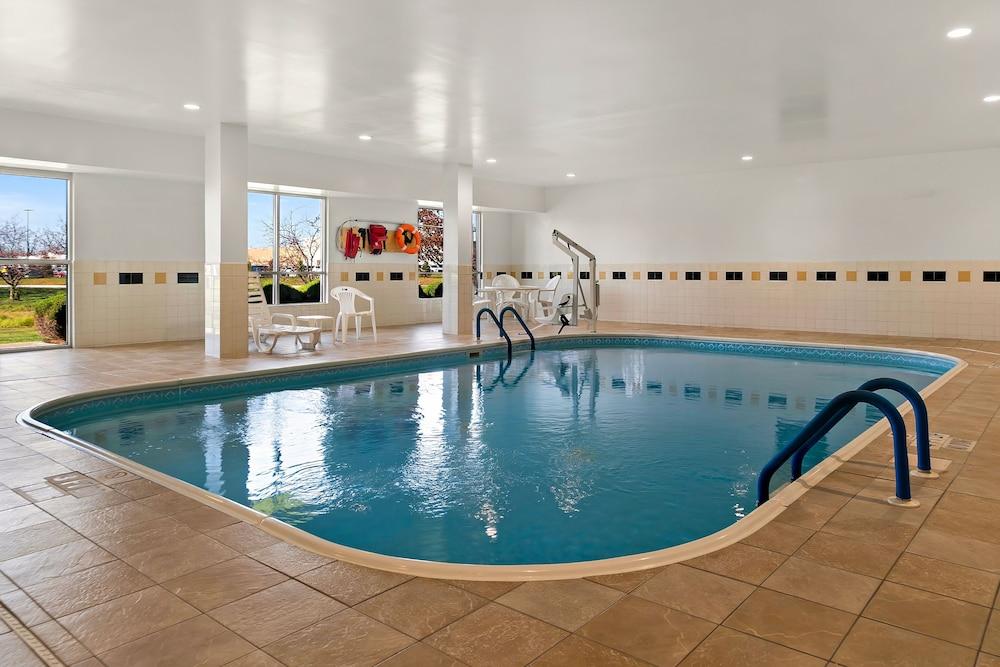 swimming pool spa