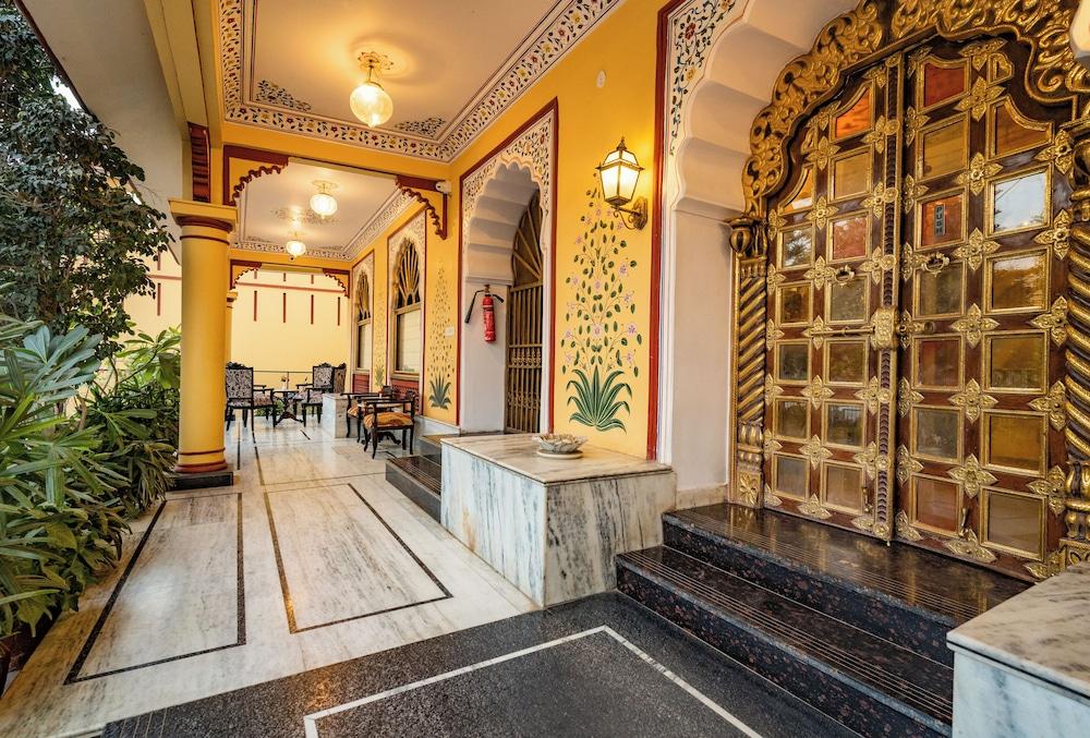 lobby