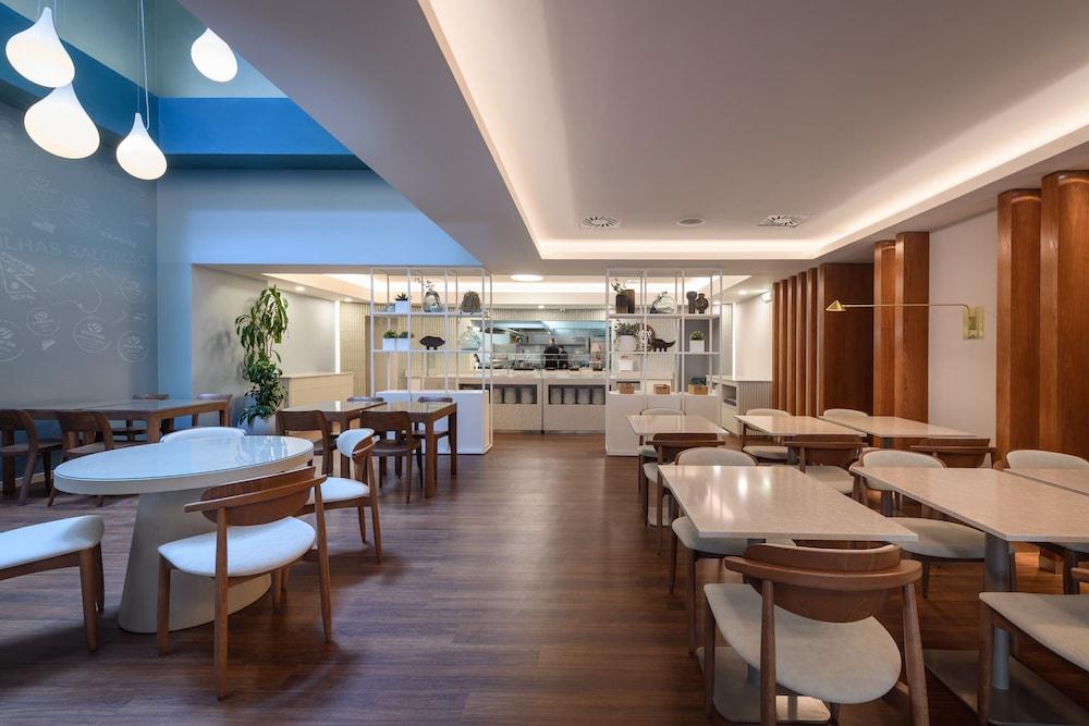 restaurant-cafeteria