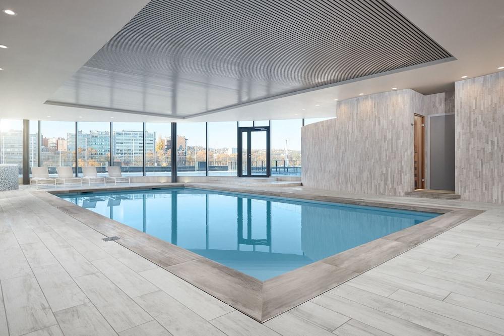 swimming pool spa