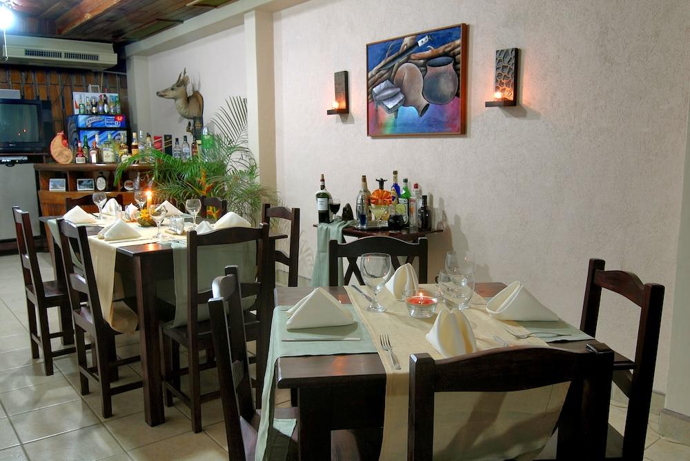 restaurant-cafeteria
