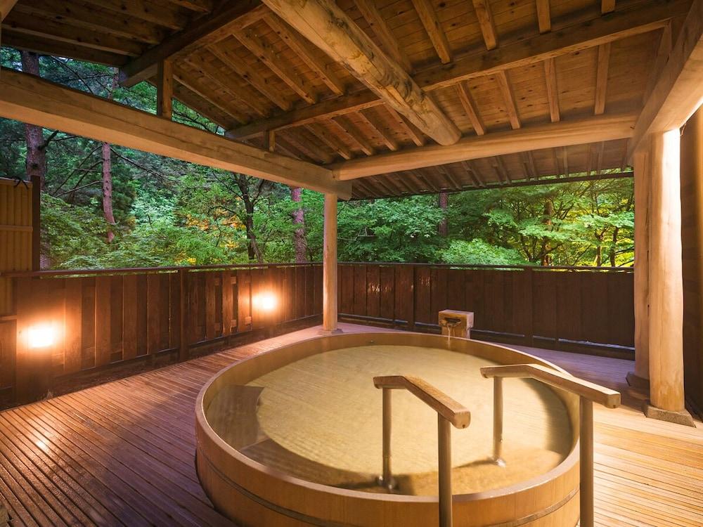 swimming pool spa