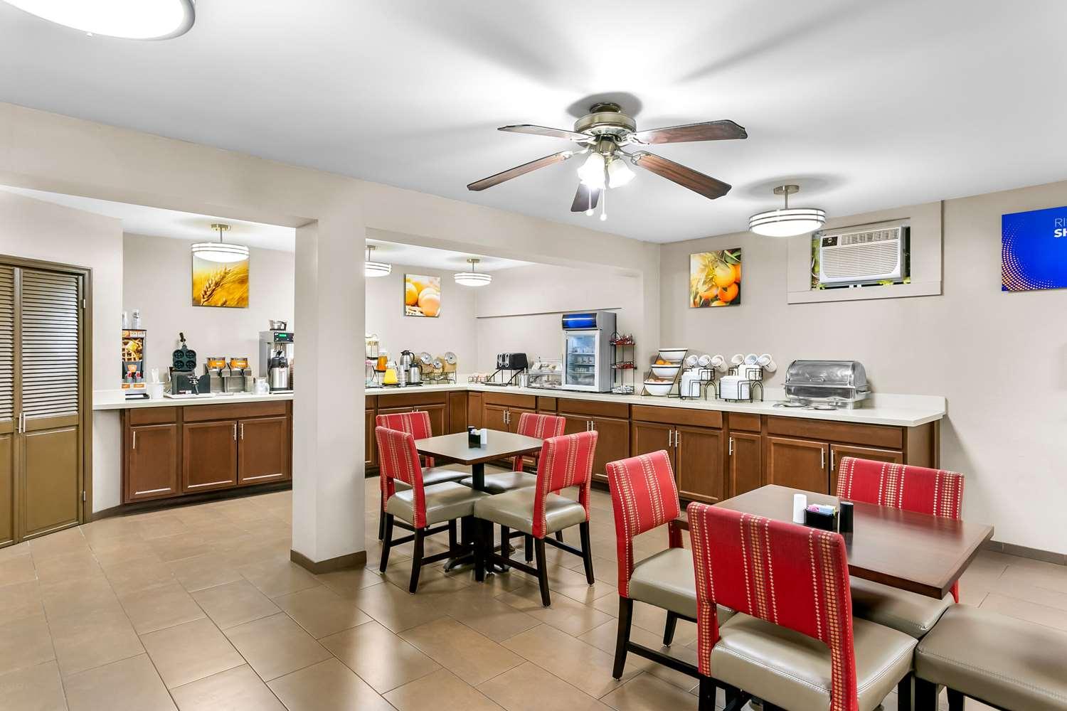 restaurant cafeteria
