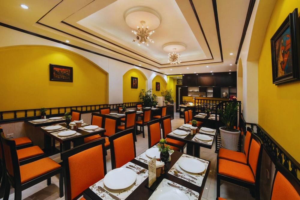 restaurant cafeteria