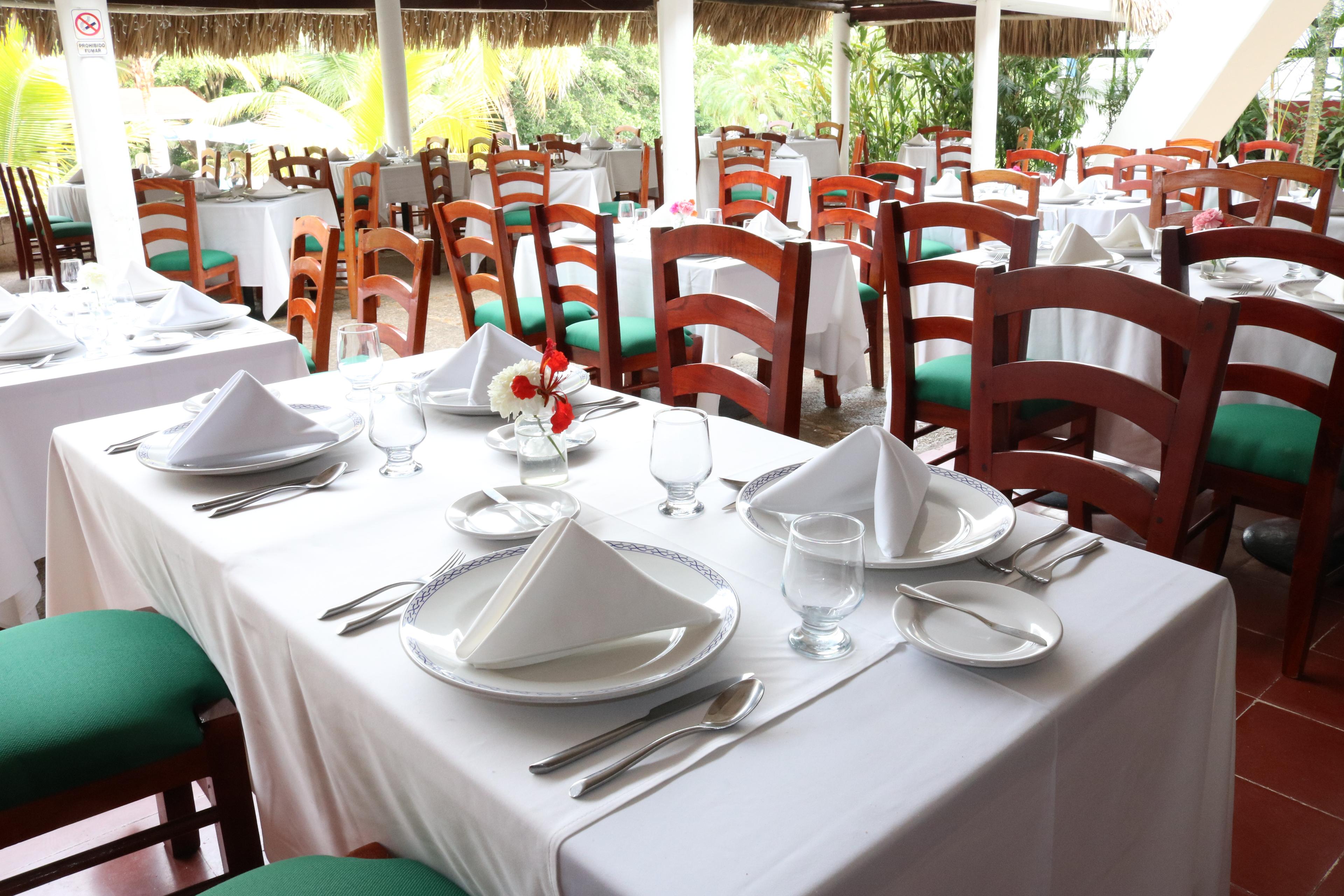 restaurant cafeteria