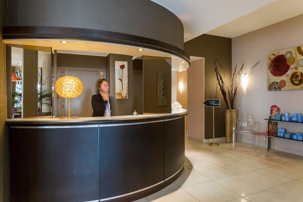 lobby