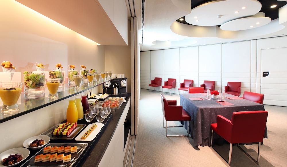restaurant cafeteria