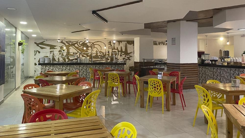 restaurant cafeteria