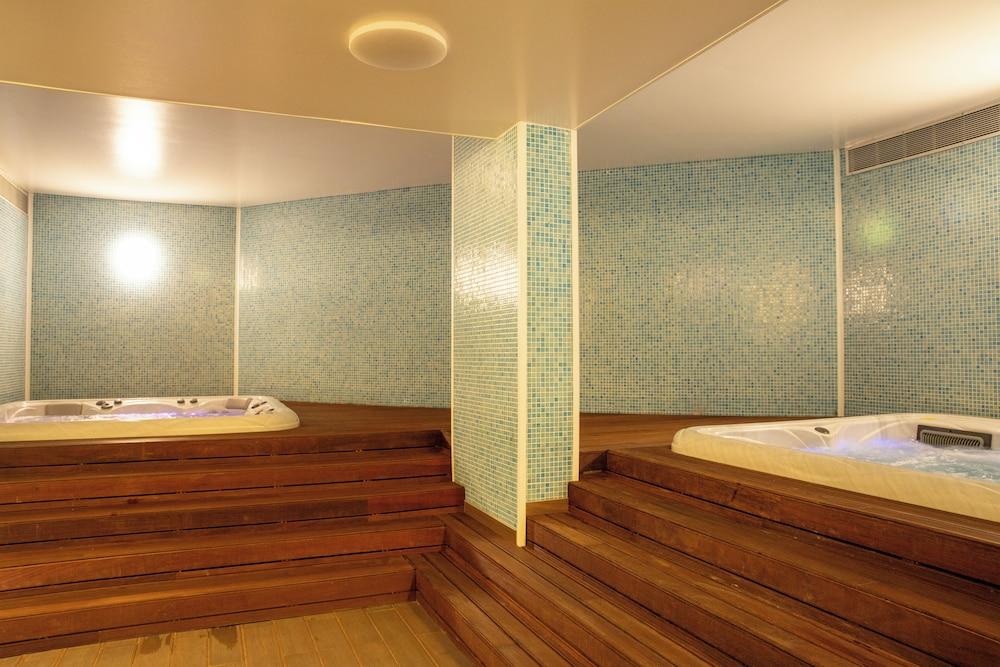 swimming pool spa