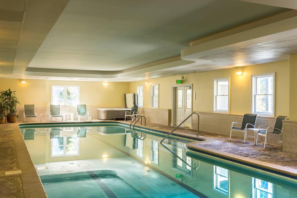 swimming pool spa