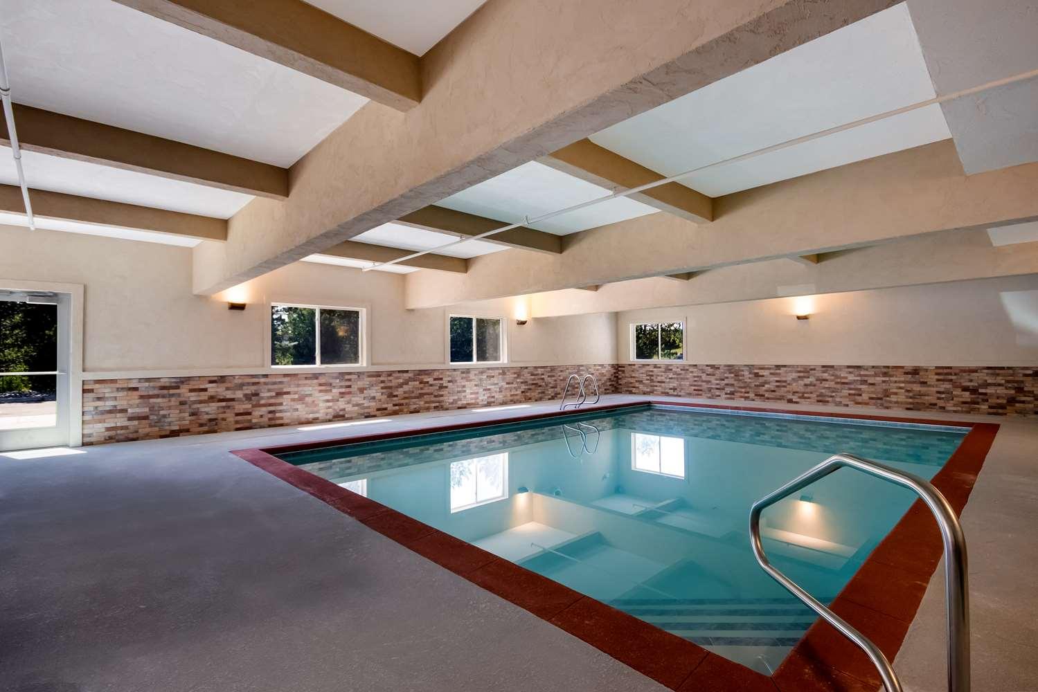 swimming pool spa