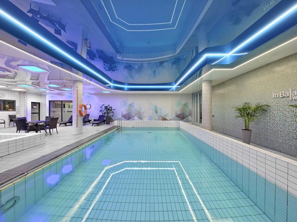 swimming pool spa
