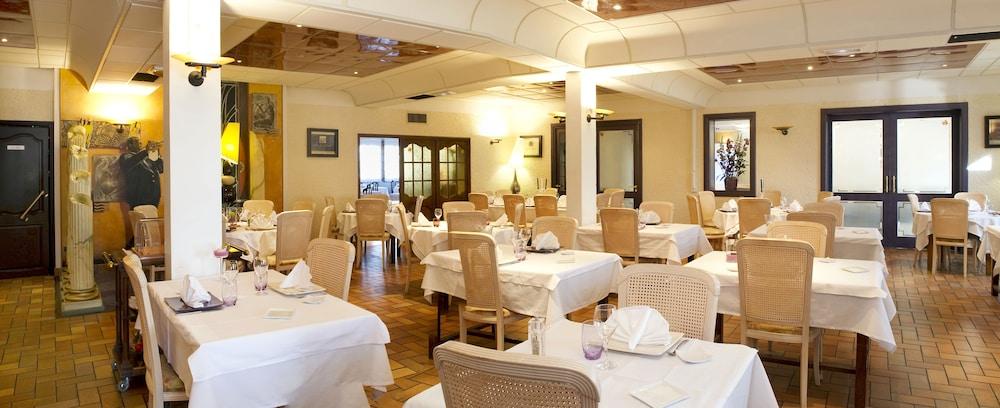 restaurant cafeteria