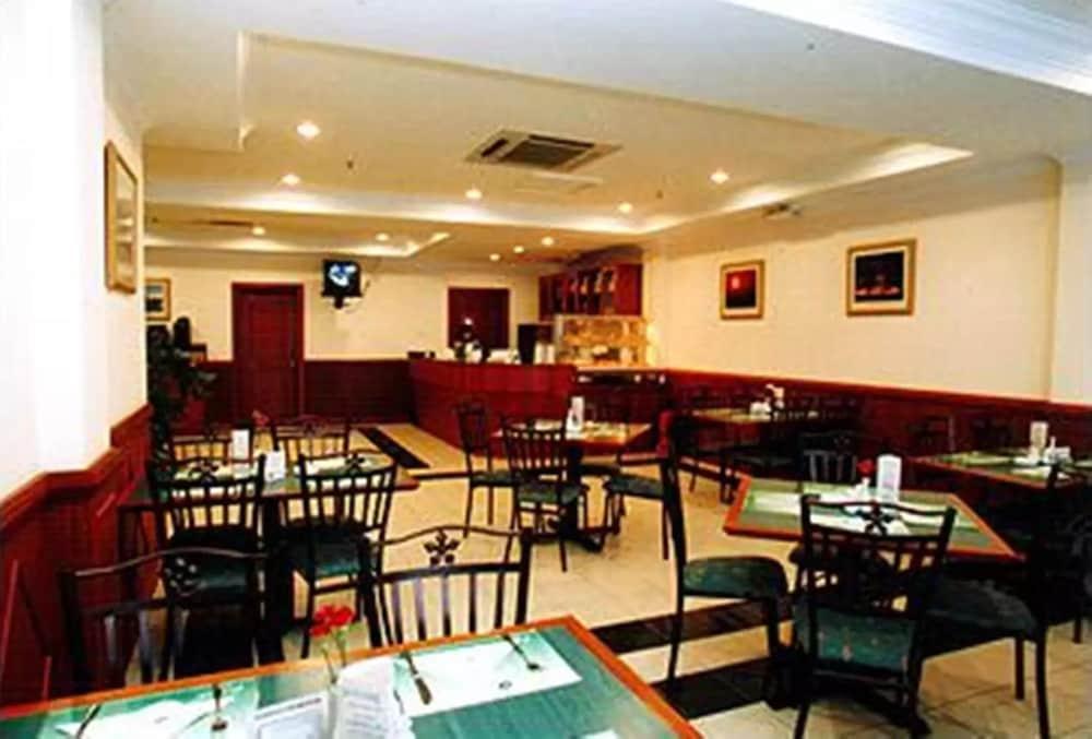 restaurant cafeteria