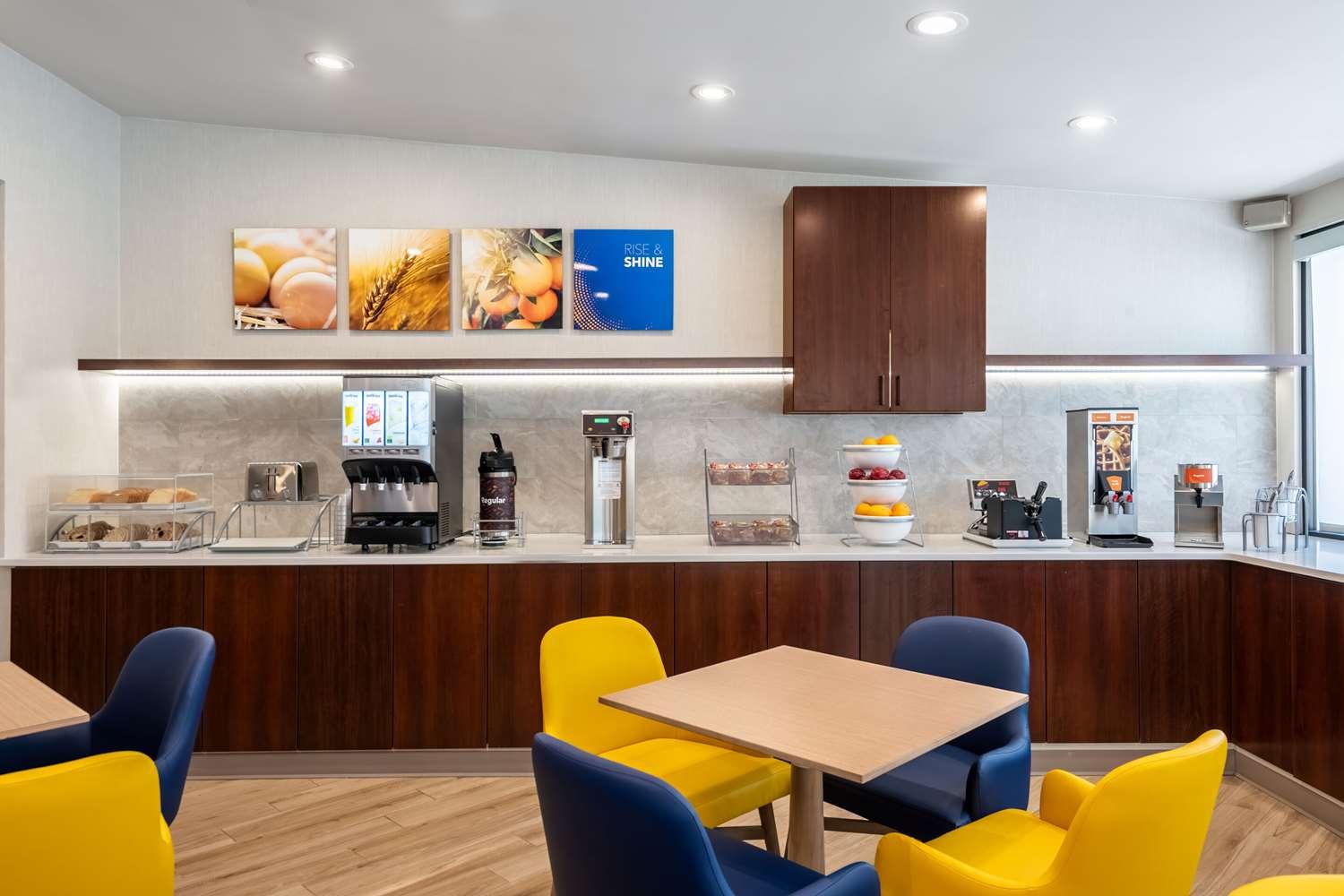 restaurant cafeteria