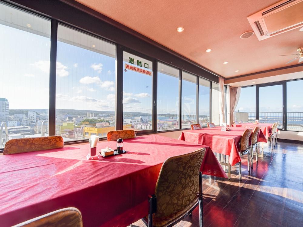 restaurant cafeteria
