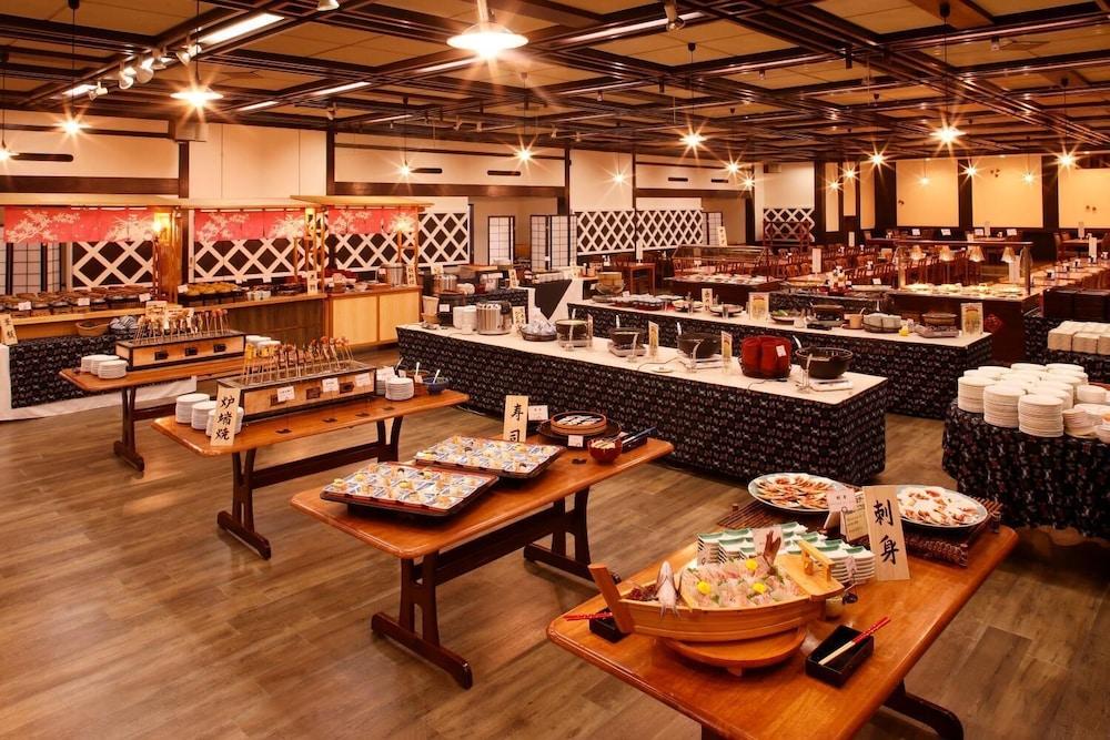 restaurant cafeteria