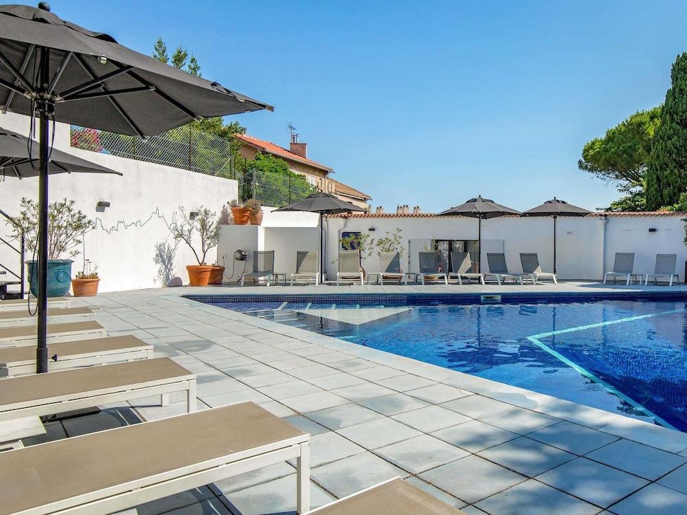 swimming pool spa