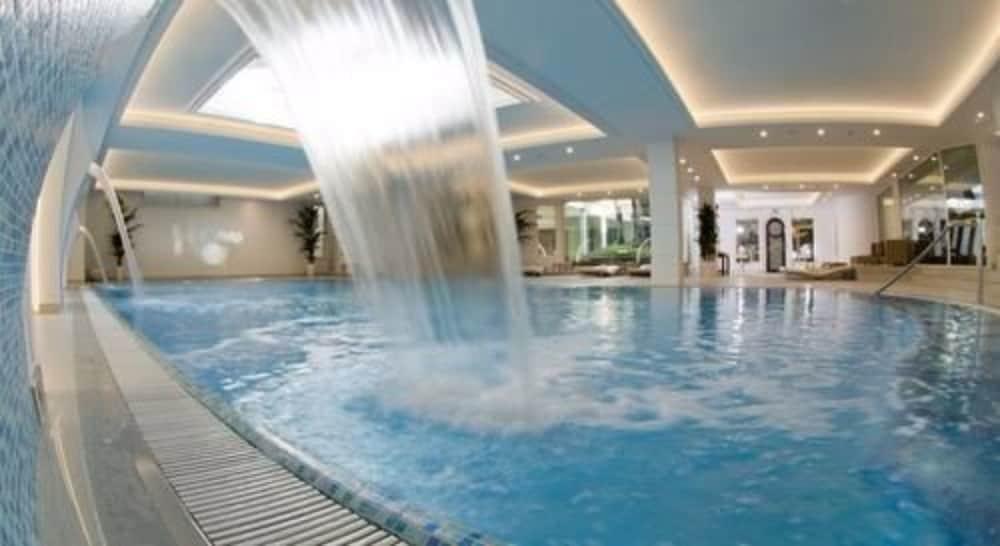 swimming pool spa