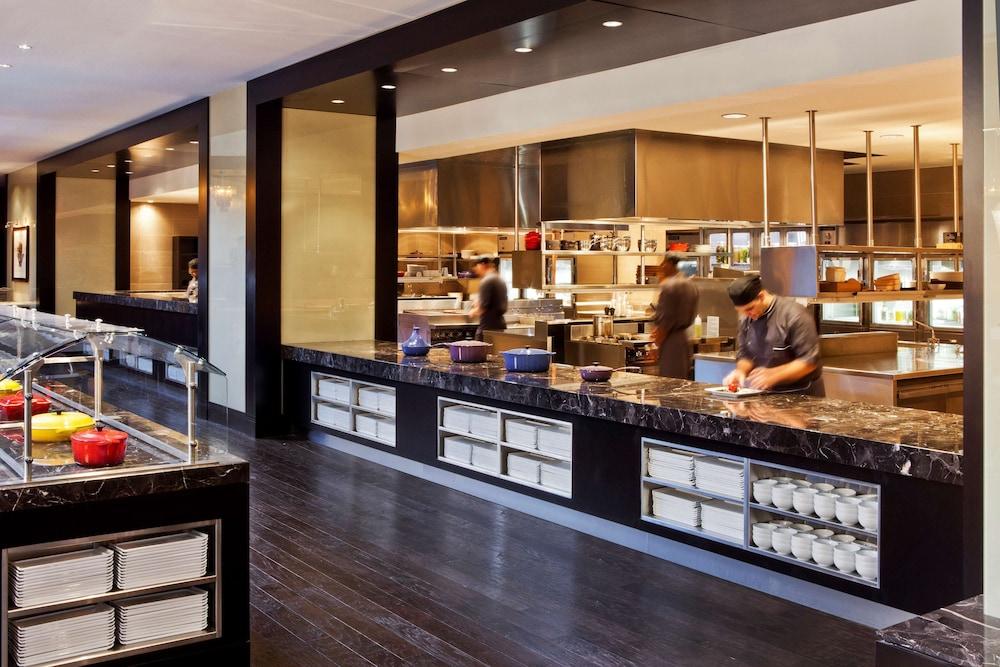 restaurant cafeteria