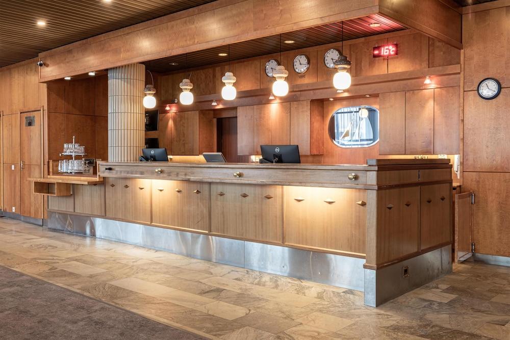 lobby