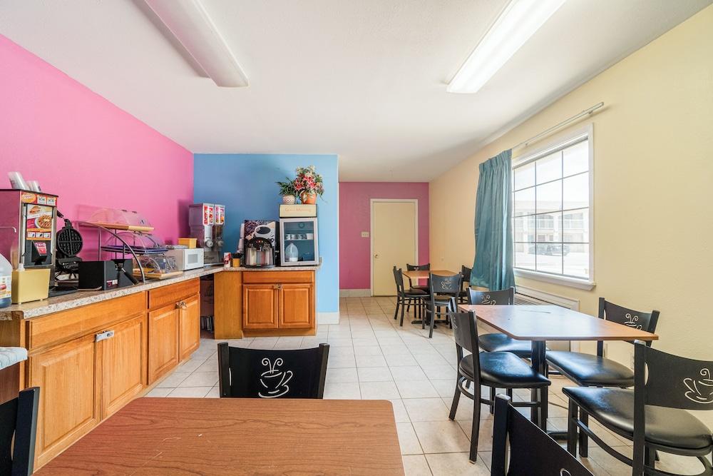 restaurant cafeteria