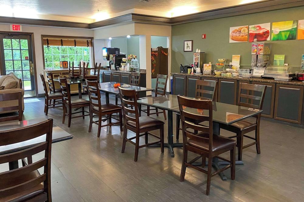 restaurant cafeteria