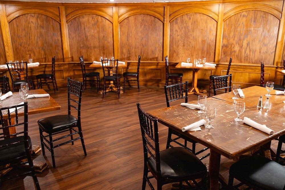 restaurant cafeteria