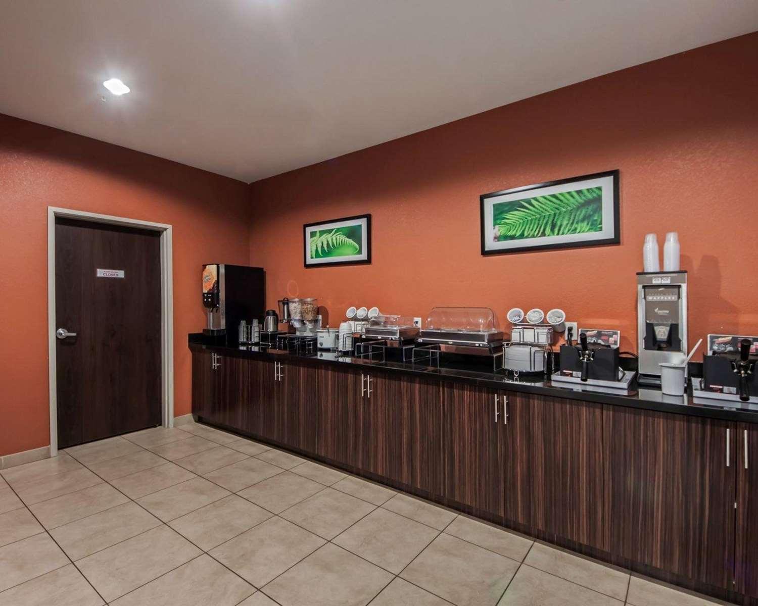 restaurant cafeteria