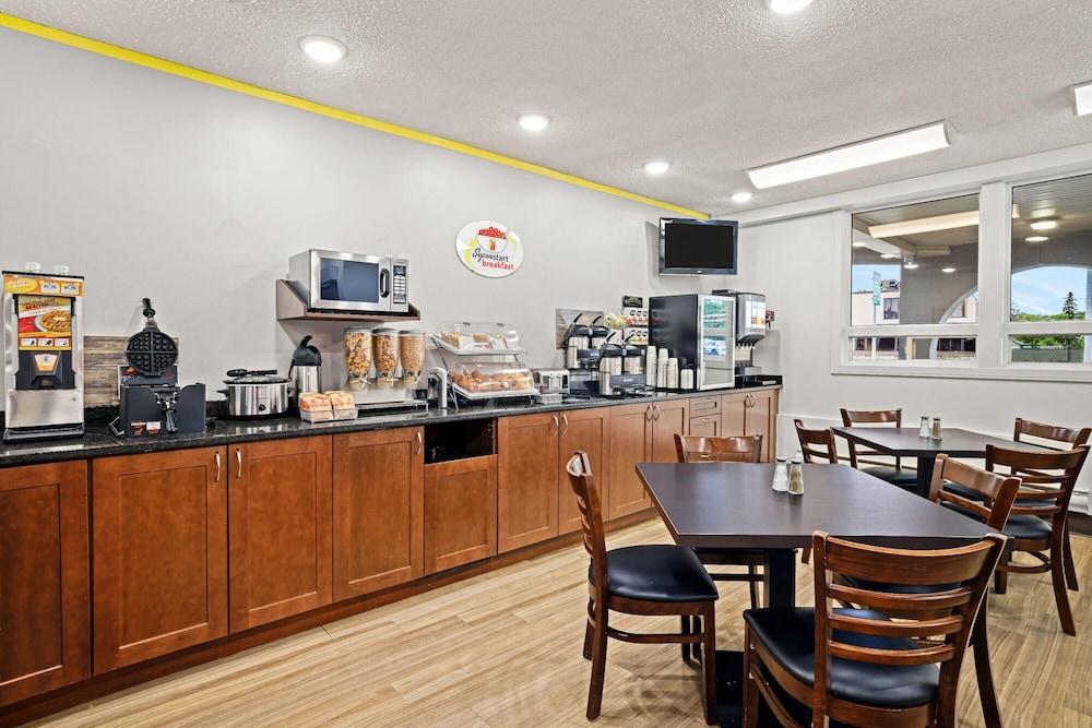 restaurant cafeteria