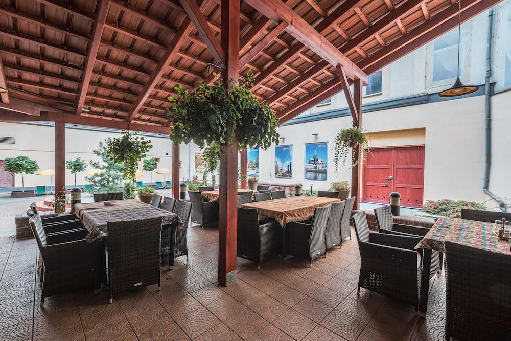 restaurant-cafeteria