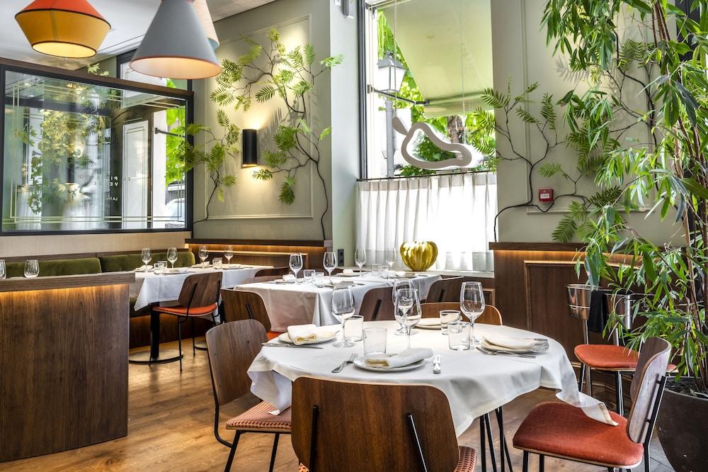 restaurant cafeteria