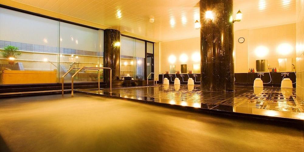 swimming pool spa