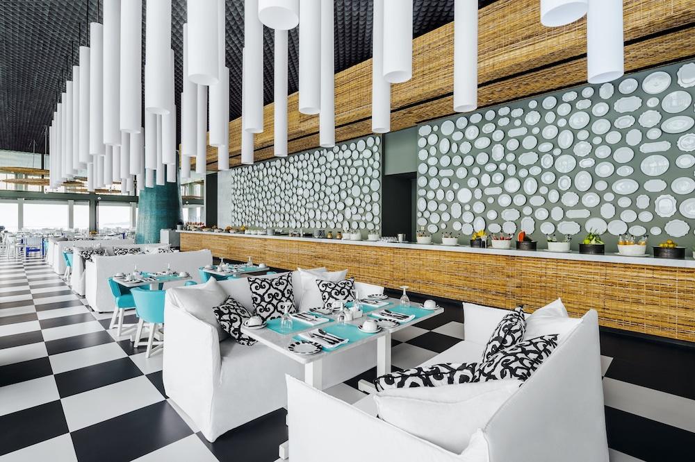 restaurant cafeteria