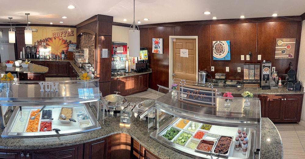 restaurant cafeteria
