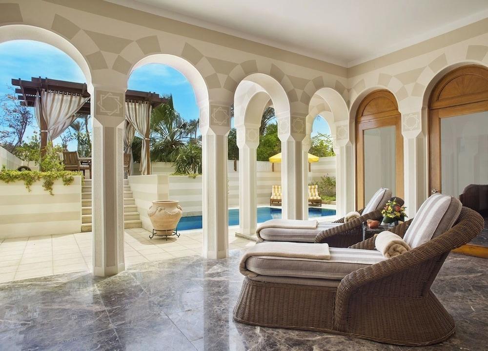 swimming pool spa