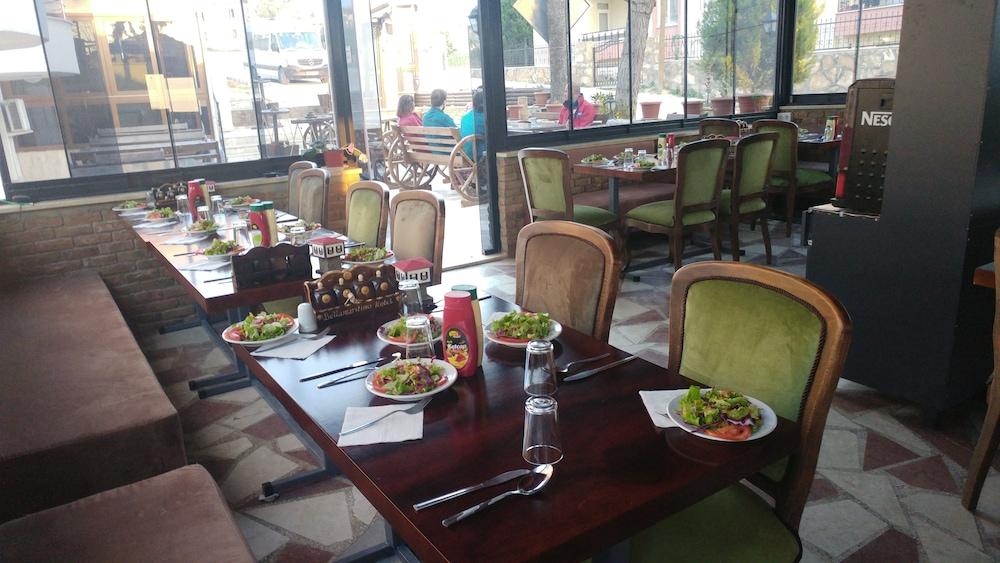 restaurant-cafeteria