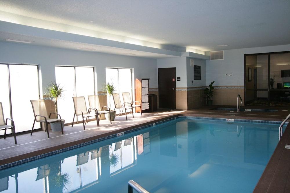 swimming pool spa
