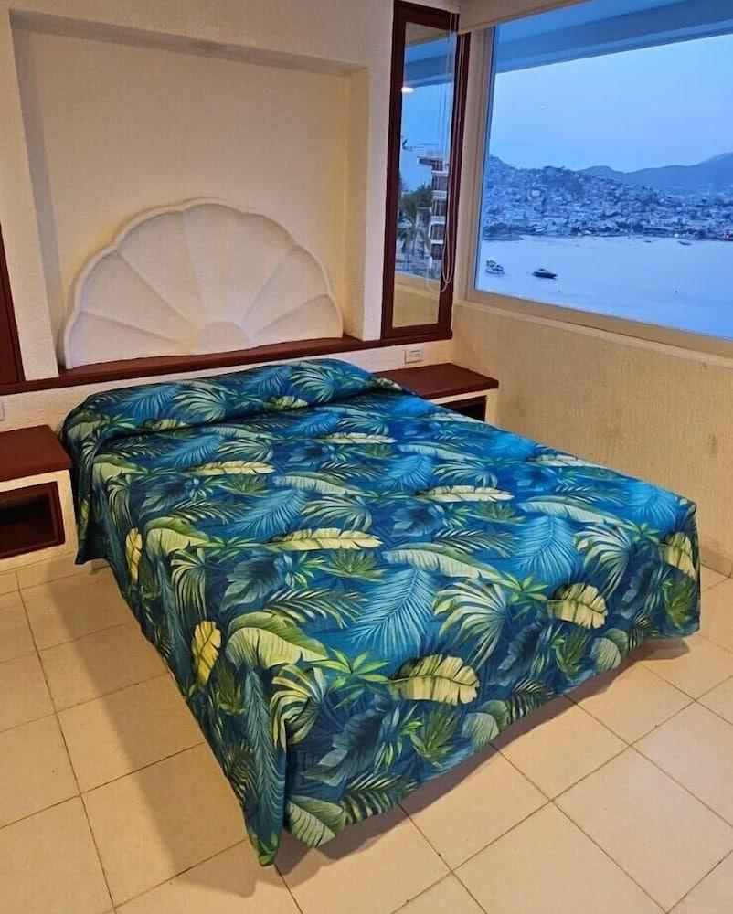 swimming pool spa