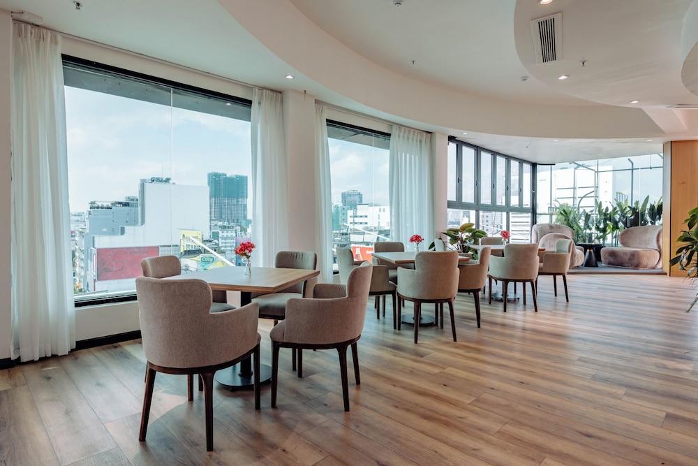 restaurant cafeteria