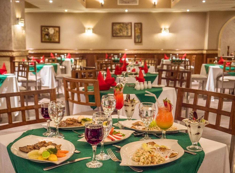restaurant cafeteria