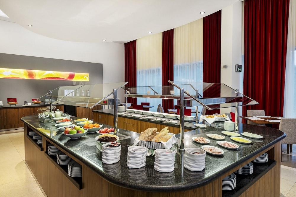 restaurant cafeteria