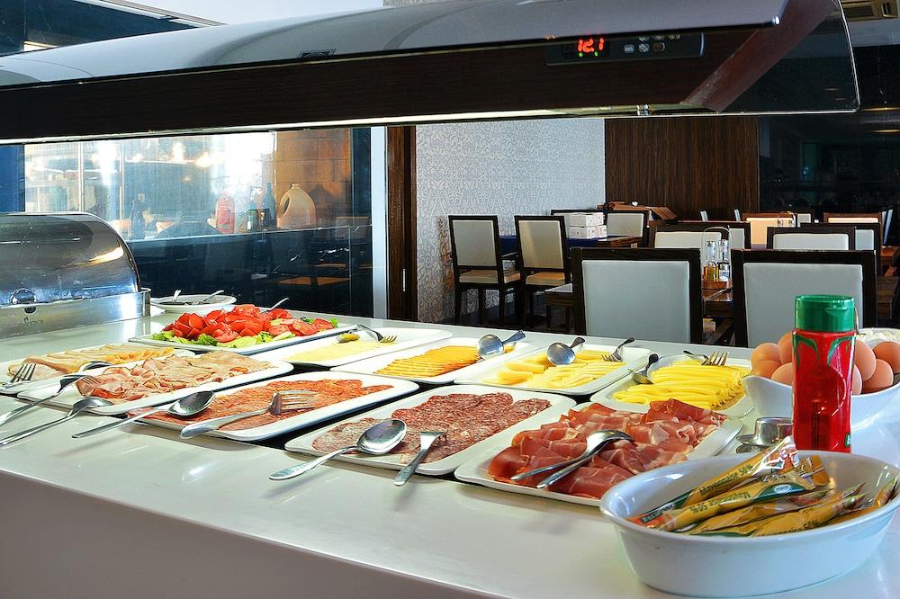 restaurant cafeteria